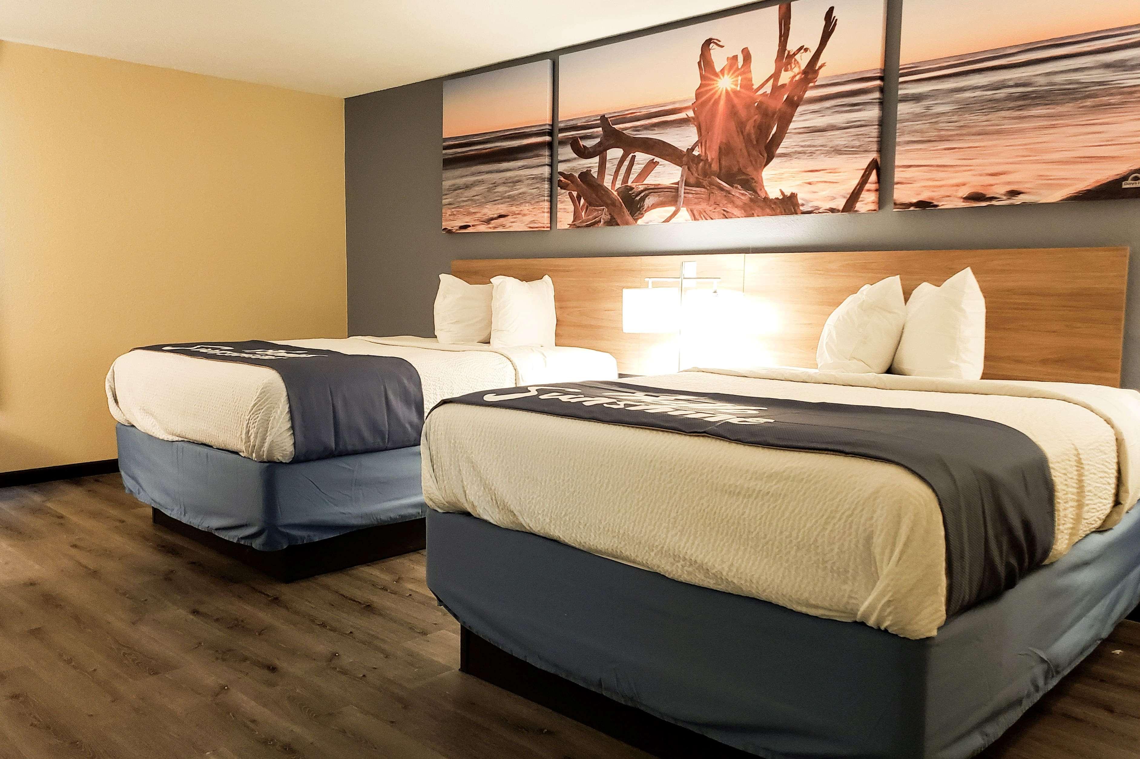 Days Inn & Suites By Wyndham Merrillville Buitenkant foto