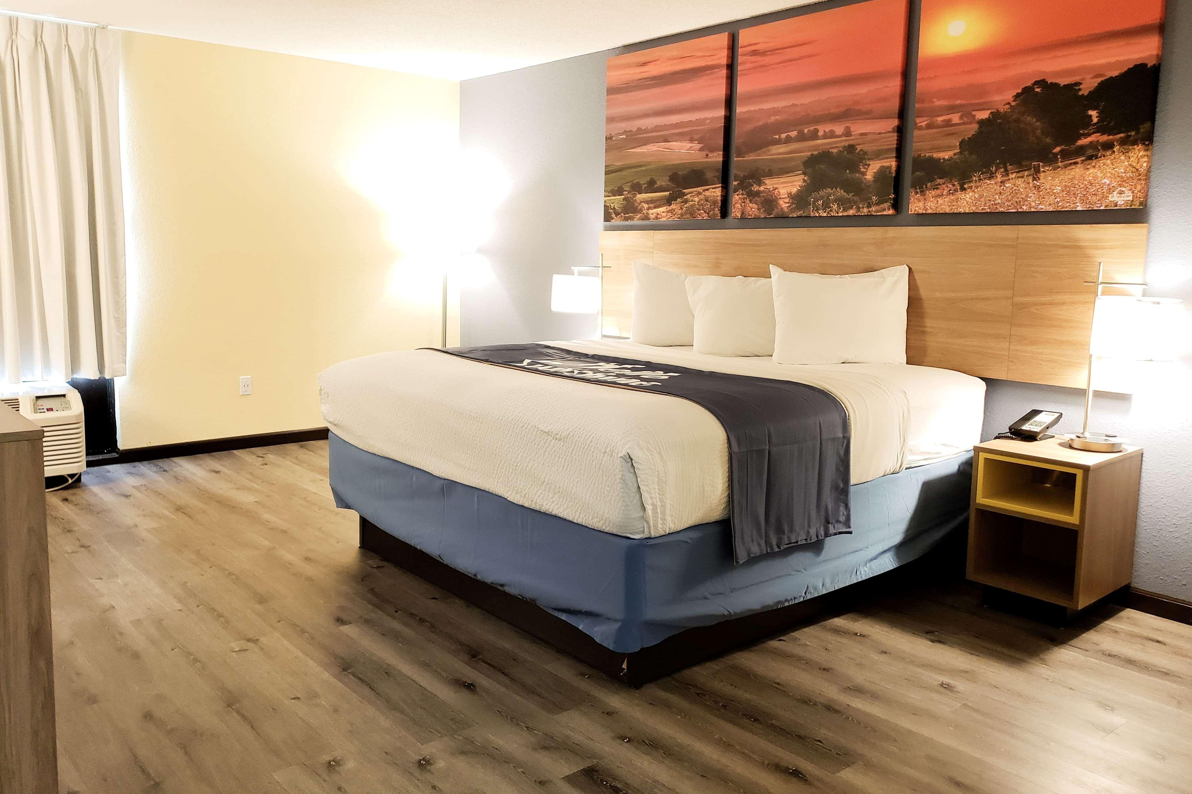 Days Inn & Suites By Wyndham Merrillville Buitenkant foto