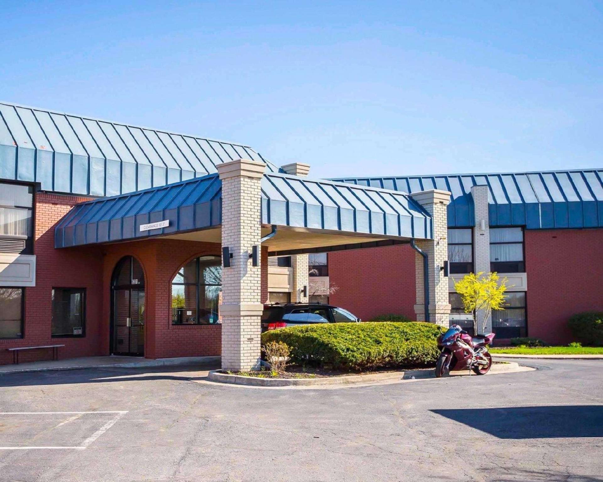 Days Inn & Suites By Wyndham Merrillville Buitenkant foto