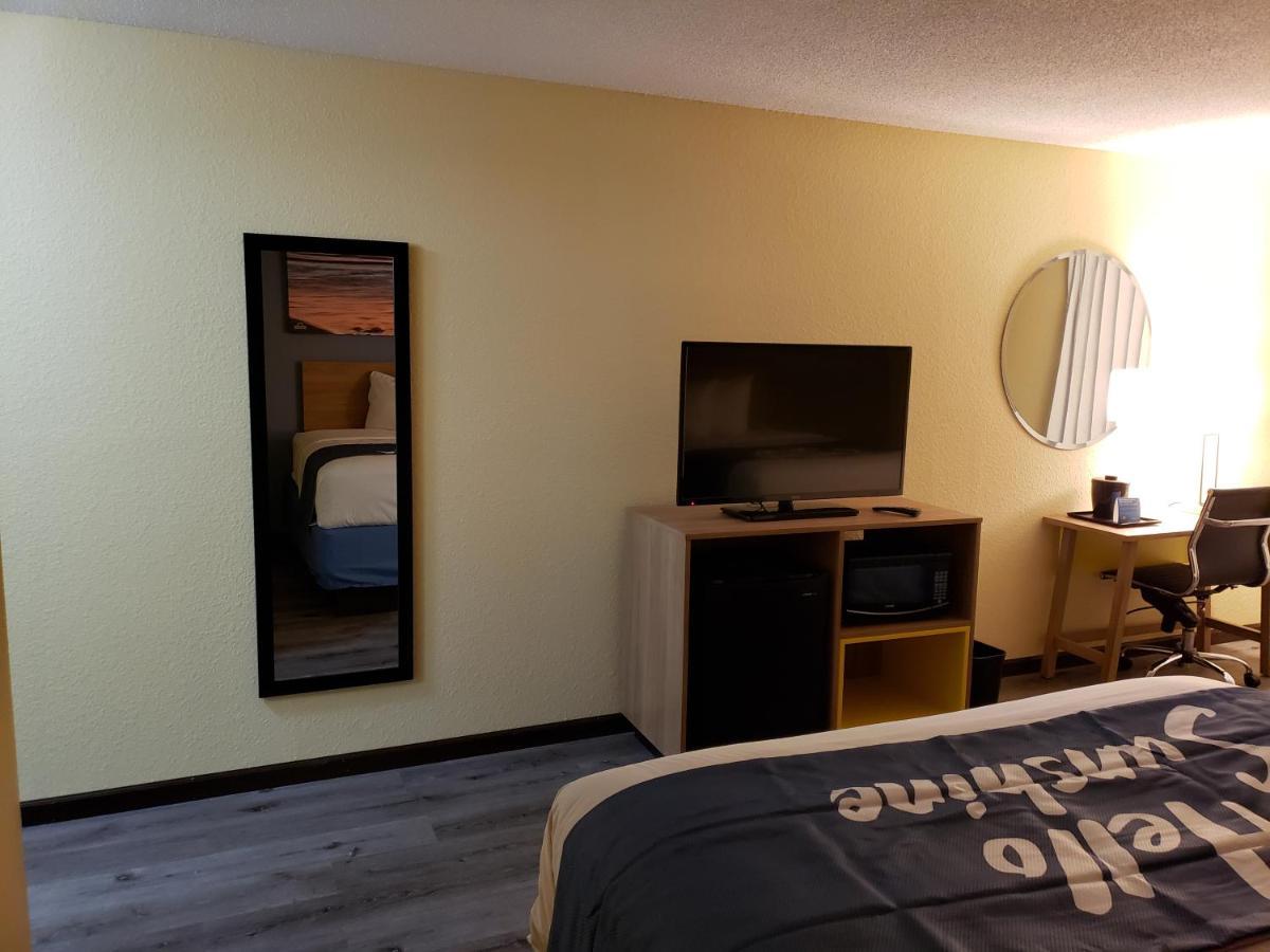 Days Inn & Suites By Wyndham Merrillville Buitenkant foto