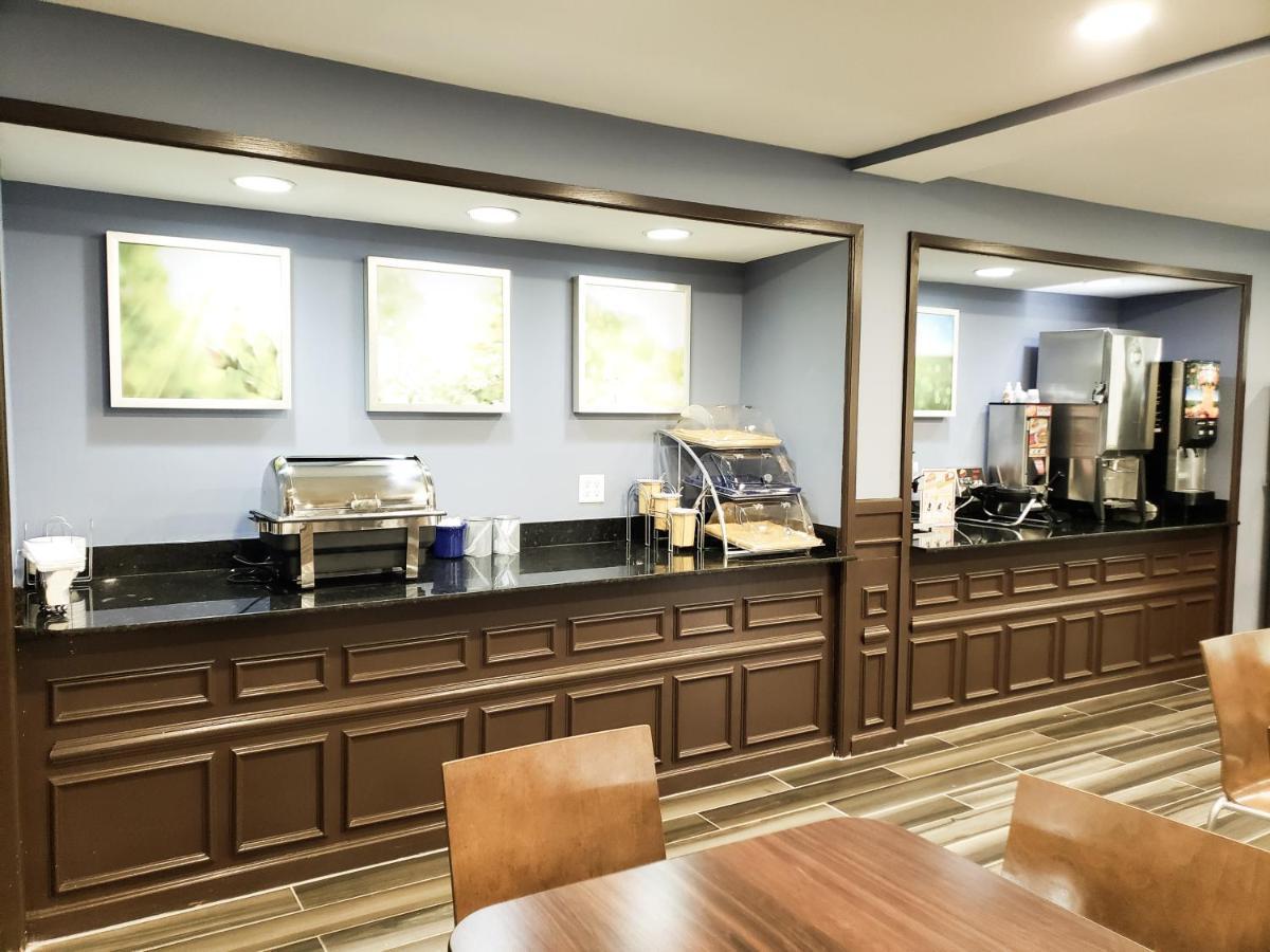 Days Inn & Suites By Wyndham Merrillville Buitenkant foto